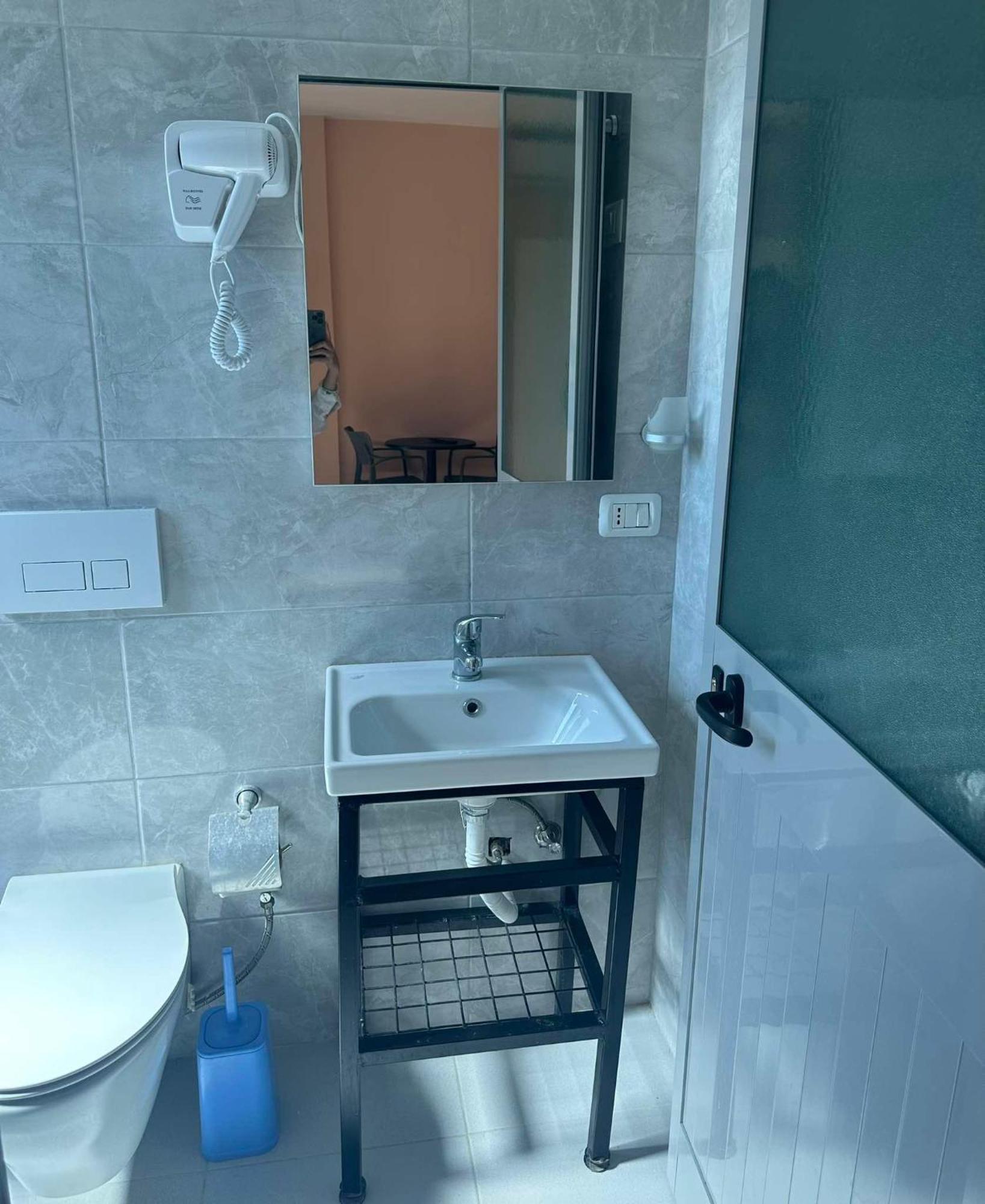 Deor Hotel Shengjin Exterior photo